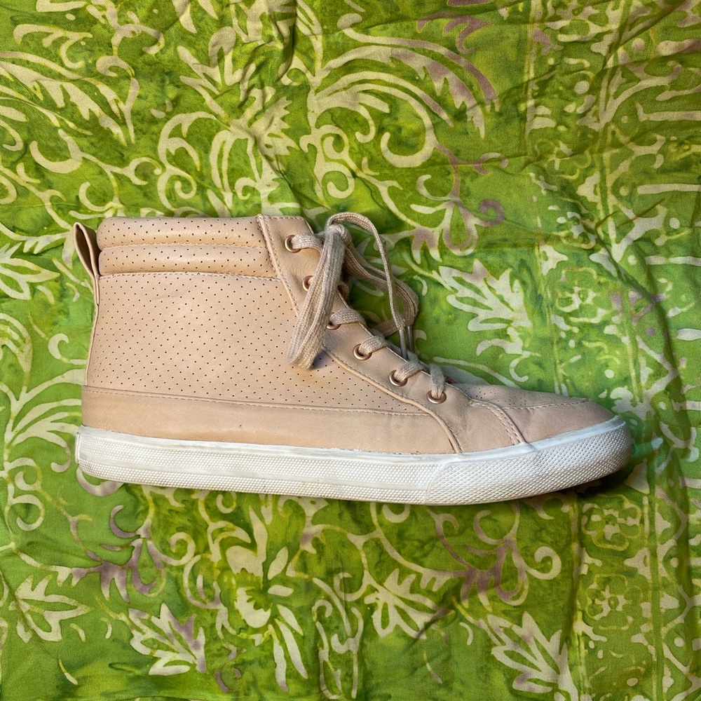 American Eagle Hi-Top Perforated Dusty Pink Shoes